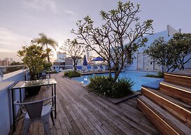 Frangipani Royal Palace Hotel