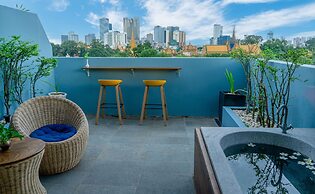 Frangipani Royal Palace Hotel