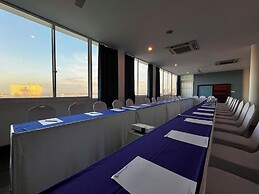 Frangipani Royal Palace Hotel