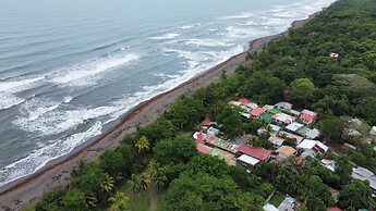 Hotel El Icaco Tortuguero