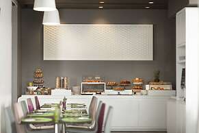8Piuhotel