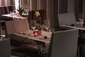 8Piuhotel