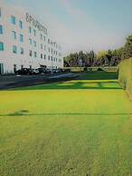 8Piuhotel