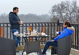 Golden Tulip Srinagar