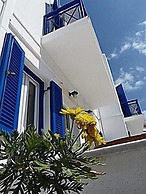 Captain Manolis Hotel