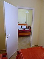 Captain Manolis Hotel