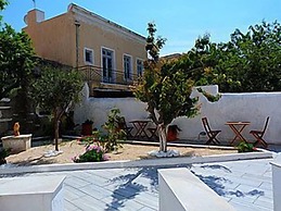 Captain Manolis Hotel