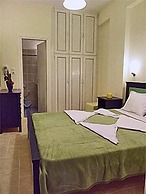 Captain Manolis Hotel