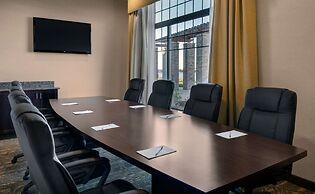 Hampton Inn and Suites Astoria