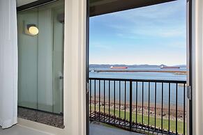 Hampton Inn and Suites Astoria