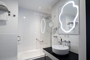 Best Western Premier CHC Airport