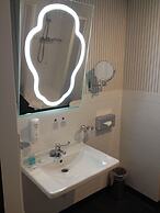Best Western Premier CHC Airport