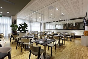 Best Western Premier CHC Airport