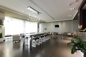 Best Western Premier CHC Airport