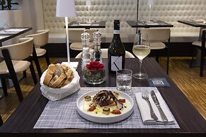 Best Western Premier CHC Airport