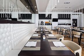 Best Western Premier CHC Airport