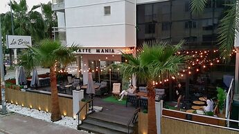 La Brisa Hotel