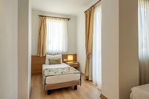 La Brisa Hotel