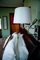 Showers Inn