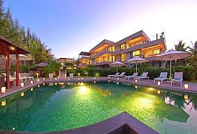 Bon Azur Beachfront Suites & Penthouses with LOV