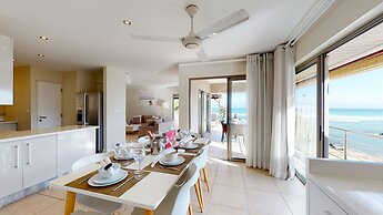 Bon Azur Beachfront Suites & Penthouses with LOV