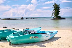 Bon Azur Beachfront Suites & Penthouses with LOV