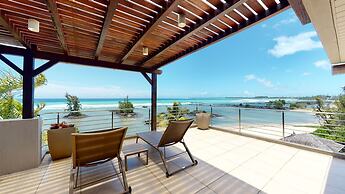 Bon Azur Beachfront Suites & Penthouses with LOV