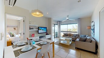 Bon Azur Beachfront Suites & Penthouses with LOV