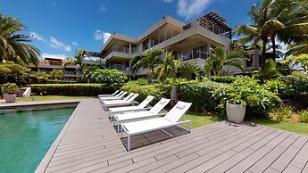 Bon Azur Beachfront Suites & Penthouses with LOV