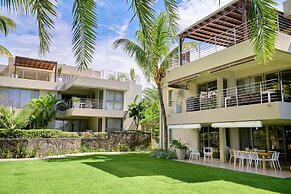 Bon Azur Beachfront Suites & Penthouses with LOV