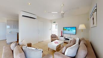 Bon Azur Beachfront Suites & Penthouses with LOV