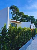 Three Trees Samui Resort - Sarocha Villa