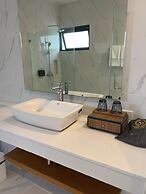 Three Trees Samui Resort - Sarocha Villa