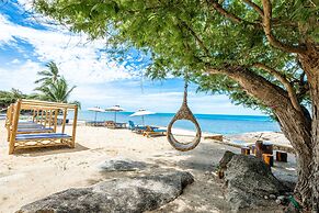 Three Trees Samui Resort - Sarocha Villa