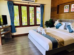 Three Trees Samui Resort - Sarocha Villa