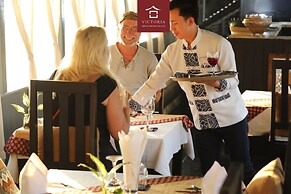 Victoria Xiengthong Palace