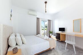 Memories Beach Hotel