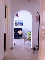 Chris Studios & Apartments