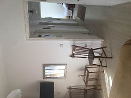 Chris Studios & Apartments