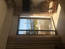 Chris Studios & Apartments