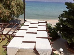 Chris Studios & Apartments