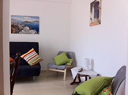 Chris Studios & Apartments