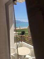 Chris Studios & Apartments