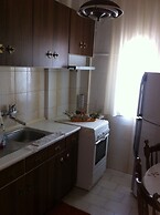 Chris Studios & Apartments