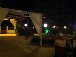 Chris Studios & Apartments