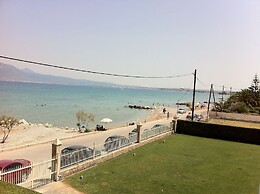 Chris Studios & Apartments