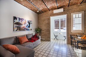 Happy People Gaudi Sant Pau