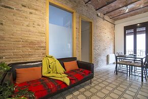 Happy People Gaudi Sant Pau