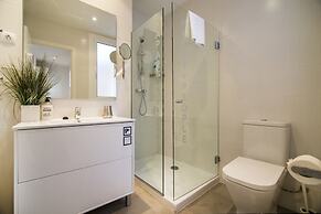 Happy People Gaudi Sant Pau