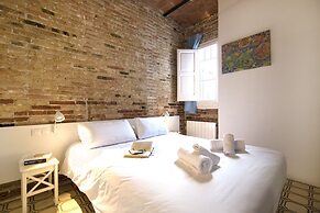 Happy People Gaudi Sant Pau